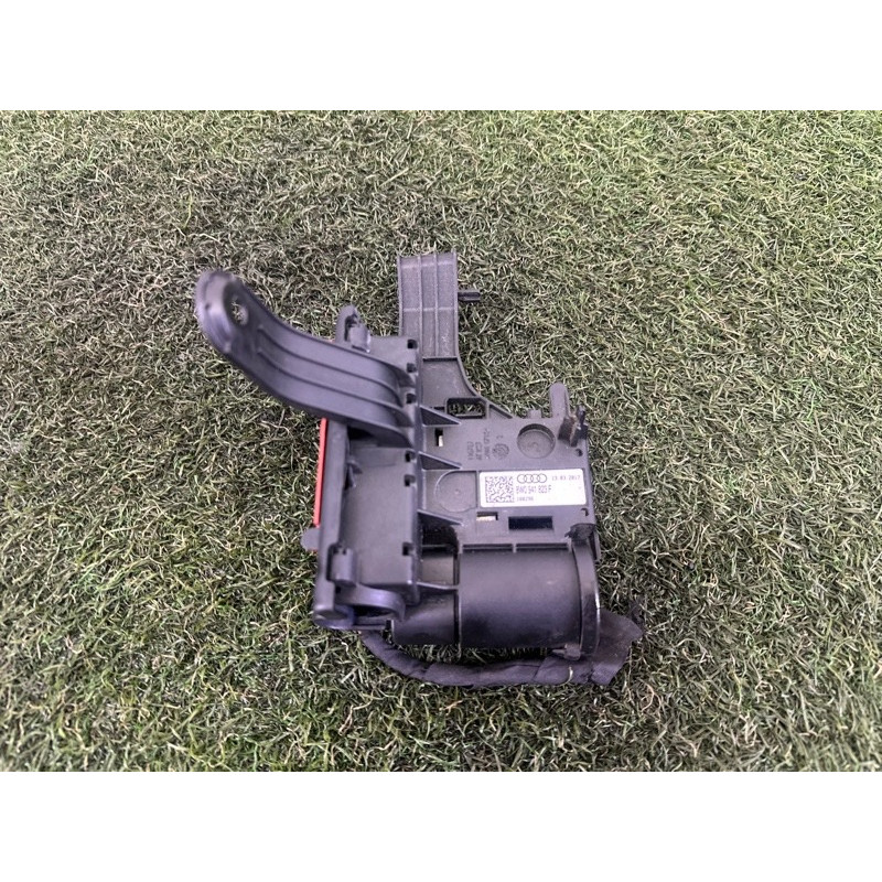 Распределитель B+, многоф. (электрика) AUDI A4 B9 2017 2.0 TFSI 8W0941823F