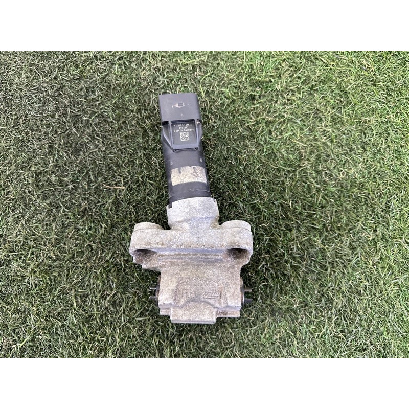 Мотор стояночного тормоза (тормозная система) Volkswagen Touareg NF 2013 3.0 Hybrid 7P0609724B