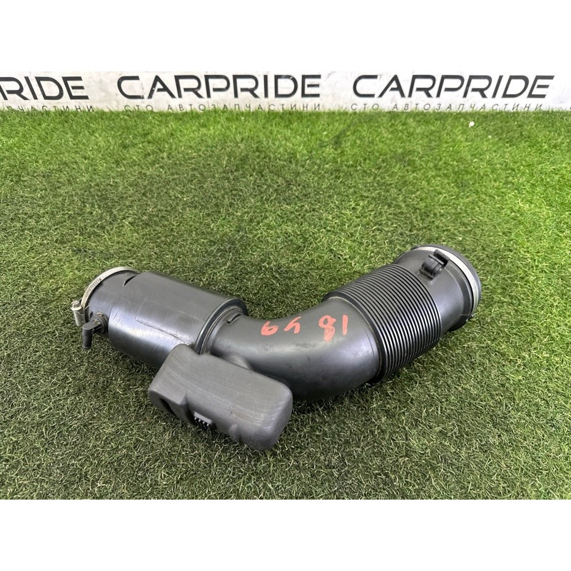 Патрубок воздушного фильтра (впускная система) Volkswagen Touareg NF 2013 3.0 Hybrid 7P0129684A