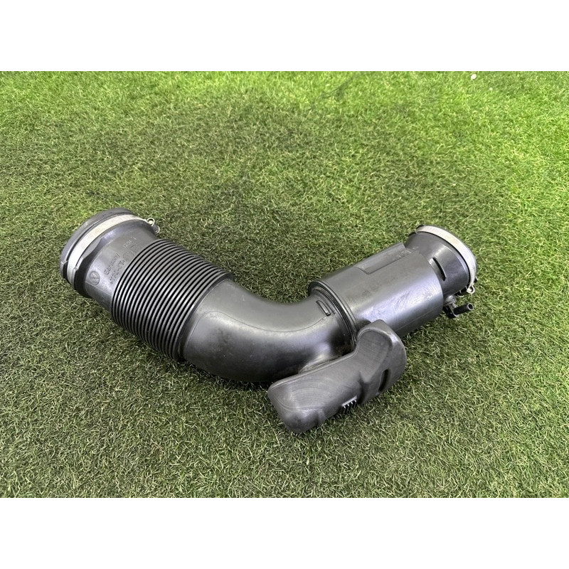 Патрубок воздушного фильтра (впускная система) Volkswagen Touareg NF 2013 3.0 Hybrid 7P0129684A