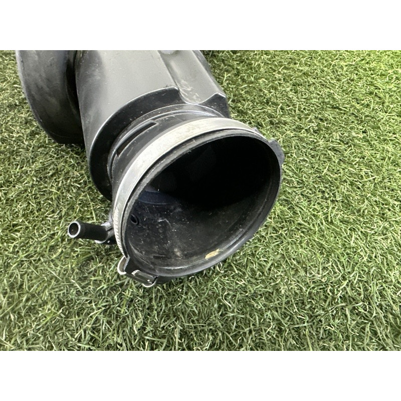 Патрубок воздушного фильтра (впускная система) Volkswagen Touareg NF 2013 3.0 Hybrid 7P0129684A