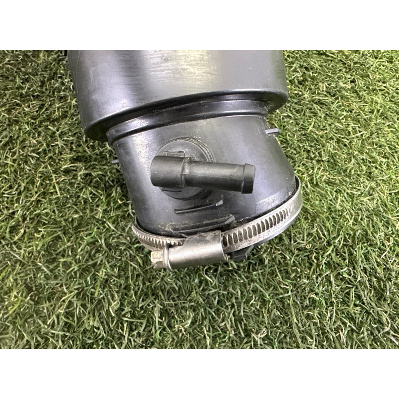 Патрубок воздушного фильтра (впускная система) Volkswagen Touareg NF 2013 3.0 Hybrid 7P0129684A