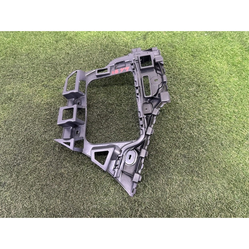 Крепление бампера (кузов и элементы) Volkswagen Touareg NF 2013 3.0 Hybrid 7P6807376B