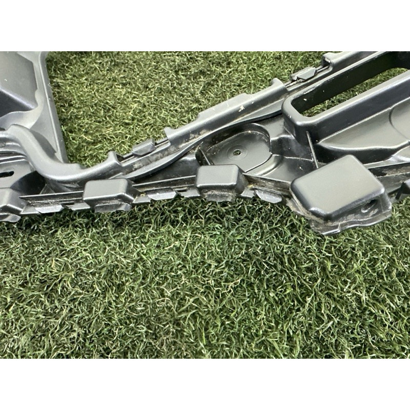 Крепление бампера (кузов и элементы) Volkswagen Touareg NF 2013 3.0 Hybrid 7P6807376B