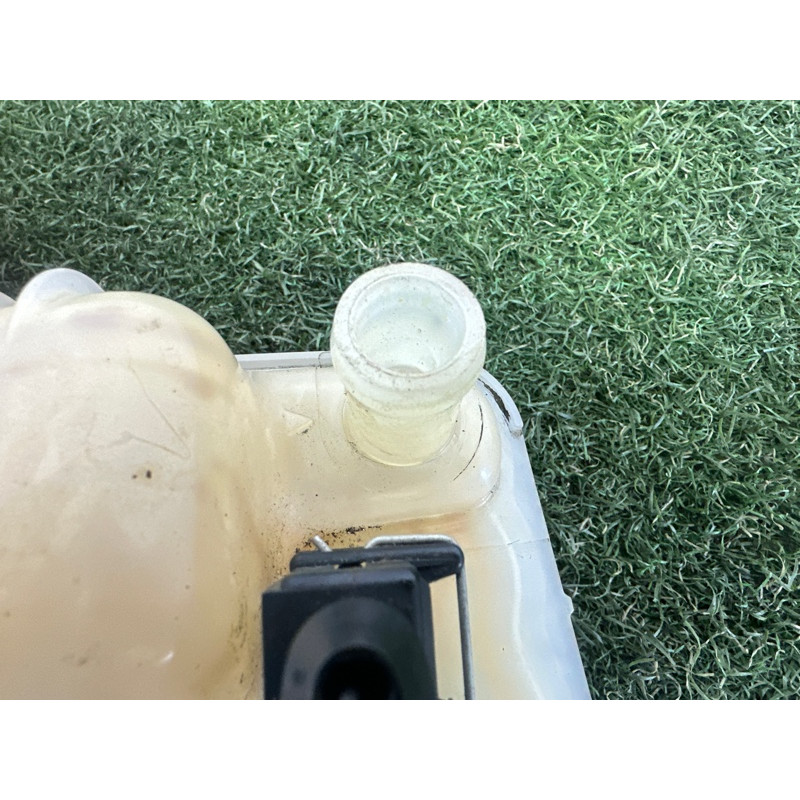 Бачок розширювальний (система охлаждения) LAND ROVER Range Rover L405 2016 5.0 LR034654