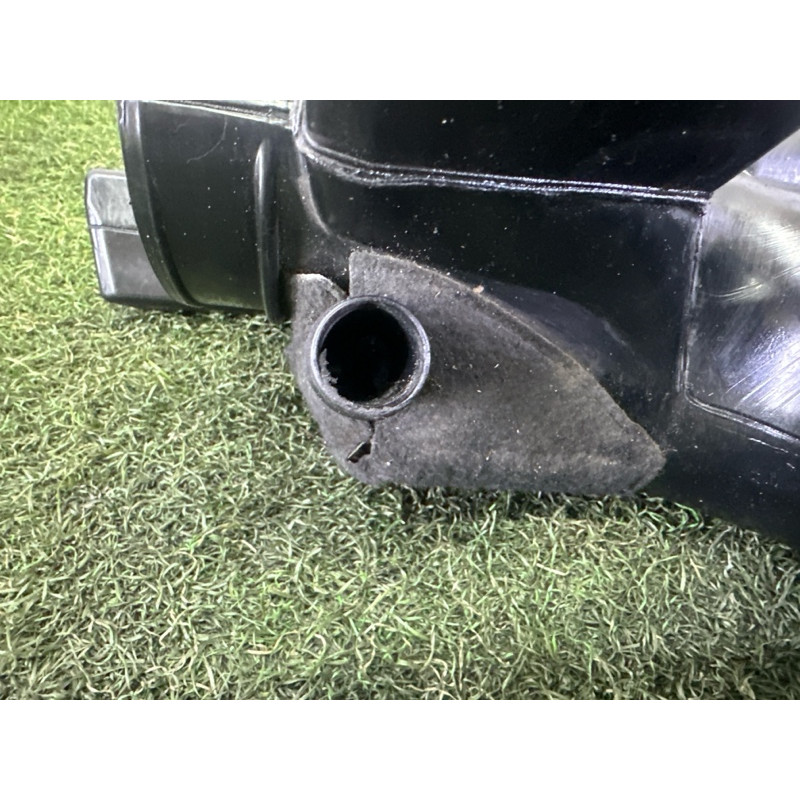 Резонатор воздушный (впускная система) LAND ROVER Range Rover L405 2016 5.0 LR041246