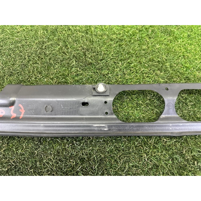 Накладка кришки багажника (кузов и элементы) LAND ROVER Range Rover L405 2016 5.0 LR056775