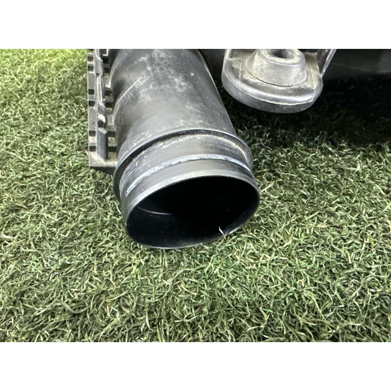 Корпус воздушного фильтра (впускная система) BMW 3-series E90 2010 3.0 N54 13717556547