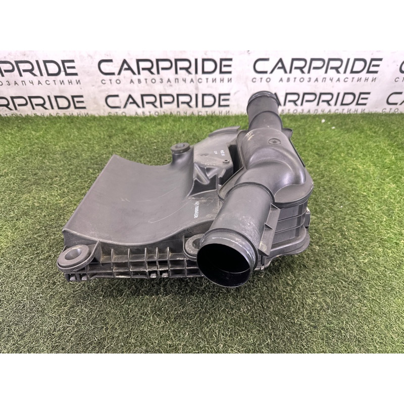 Корпус воздушного фильтра (впускная система) BMW 3-series E90 2010 3.0 N54 13717556547