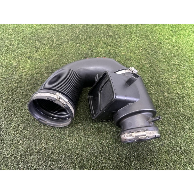 Патрубок воздушного фильтра (впускная система) AUDI Q7 4M 2017 3.0 TFSi 06E129616C
