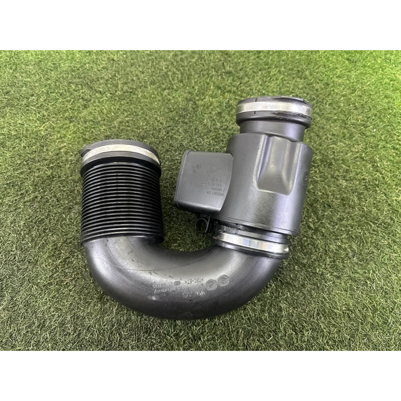 Патрубок воздушного фильтра (впускная система) AUDI Q7 4M 2017 3.0 TFSi 06E129616C