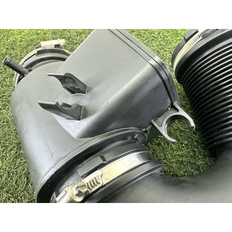 Патрубок воздушного фильтра (впускная система) AUDI Q7 4M 2017 3.0 TFSi 06E129616C