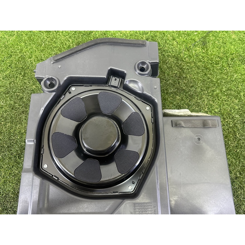 Сабвуфер (электрика) LAND ROVER Range Rover L405 2016 5.0 LR033287