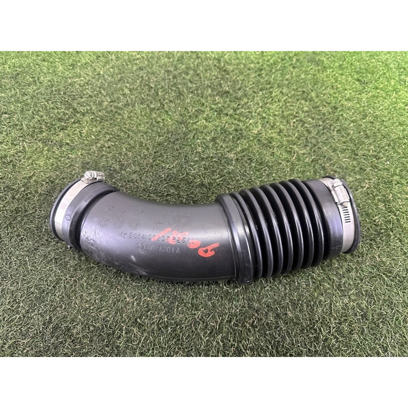 Патрубок воздушного фильтра (впускная система) Jeep Grand Cherokee WK2 2014 3.0 Diesel 68202826AA