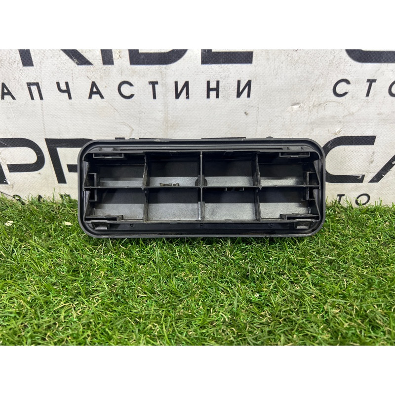 Клапан вентиляции салона (кузов и элементы) Nissan Juke F15 2013 1.6 8200213712b