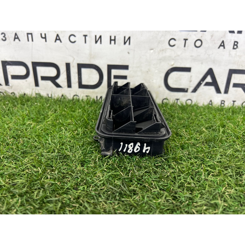 Клапан вентиляции салона (кузов и элементы) Nissan Juke F15 2013 1.6 8200213712b