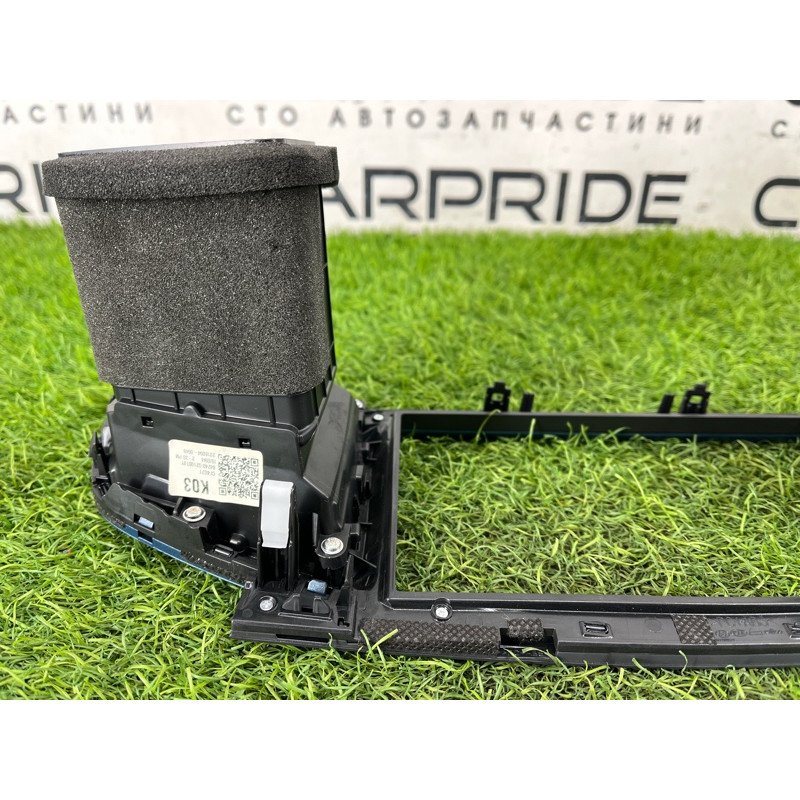 Центральный дефлектор салона (салон) Hyundai Ioniq AE 2018 1.6 Hybrid 84740G2100T9Y