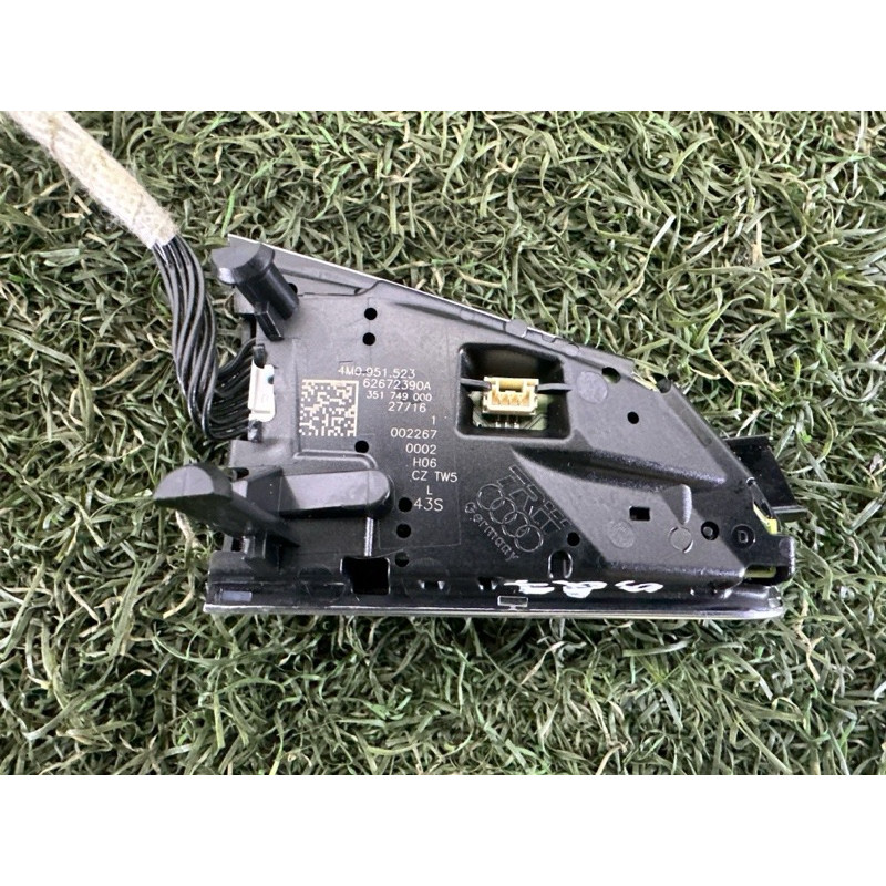 Кнопки руля (электрика / кнопки) AUDI Q7 4M 2017 3.0 CREC 4M0951523HXHA