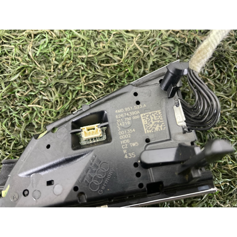 Кнопки руля (электрика / кнопки) AUDI Q7 4M 2017 2.0 TFSI 4M0951523AXHA