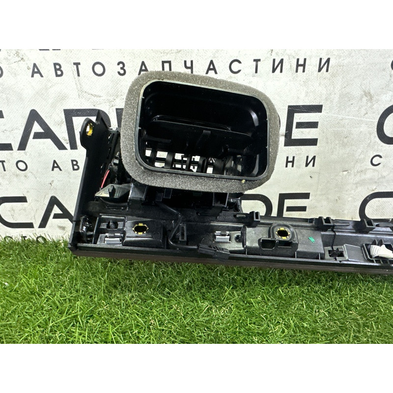 Центральный дефлектор салона (салон) AUDI Q5 FY 2018 2.0 DAYB 80B820902M6PS