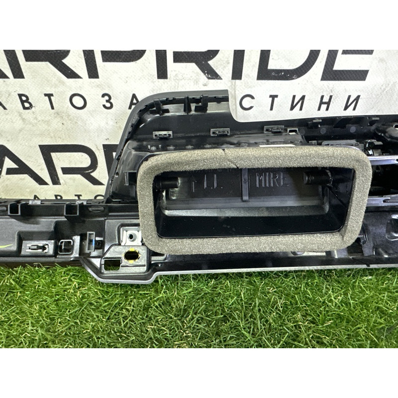 Центральный дефлектор салона (салон) AUDI Q5 FY 2018 2.0 DAYB 80B820902M6PS