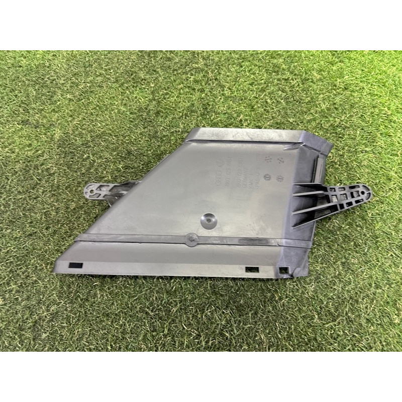 Воздухозаборник (впускная система) AUDI A4 B8 2013 2.0 TFSI 8K0129617B