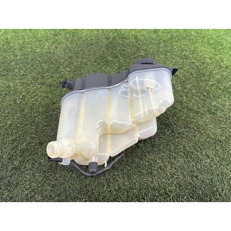 Бачок расширительный (система охлаждения) LAND ROVER Range Rover Evoque L538 2016 2.0 LR024296