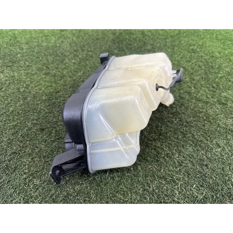 Бачок расширительный (система охлаждения) LAND ROVER Range Rover Evoque L538 2016 2.0 LR024296