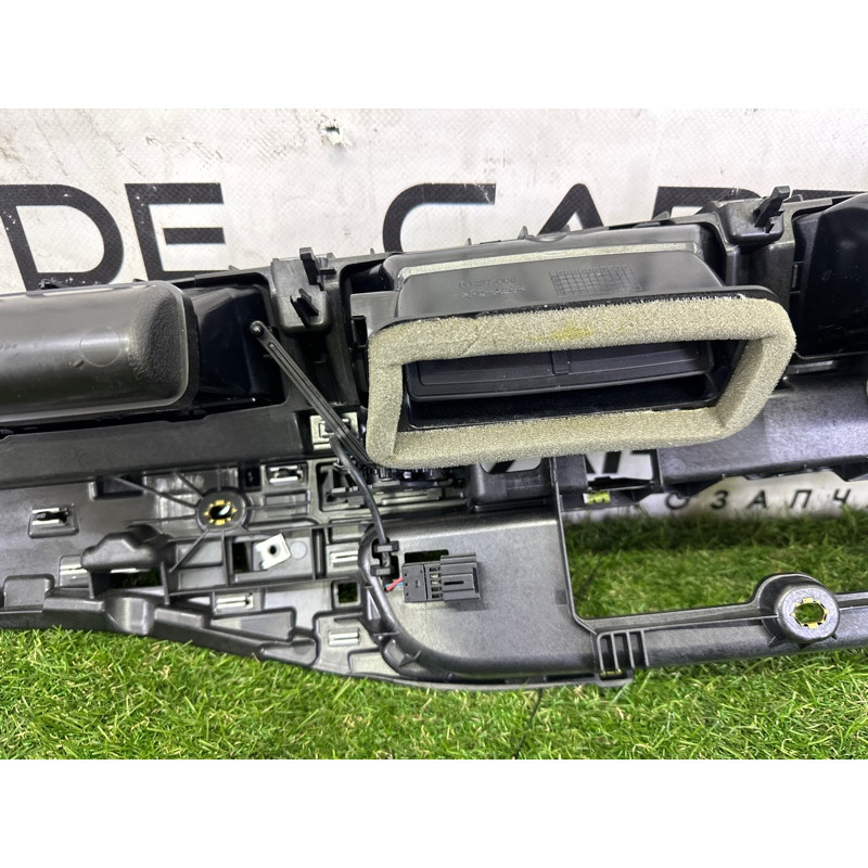 Центральный дефлектор салона (салон) AUDI Q7 4M 2017 3.0 TFSi 4M1820902M6PS