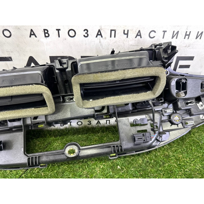 Центральный дефлектор салона (салон) AUDI Q7 4M 2017 3.0 TFSi 4M1820902M6PS