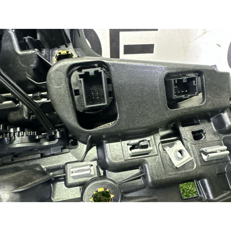 Центральный дефлектор салона (салон) AUDI Q7 4M 2017 3.0 TFSi 4M1820902M6PS