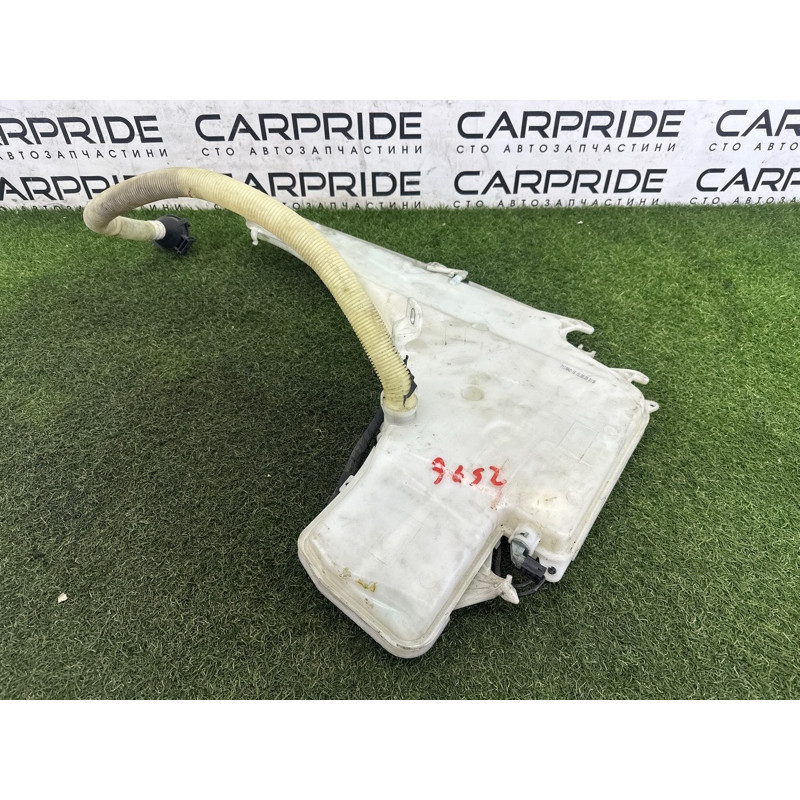 Бачок омывателя (кузов и элементы) BMW 3-series E90 2010 3.0 N54 61677238668