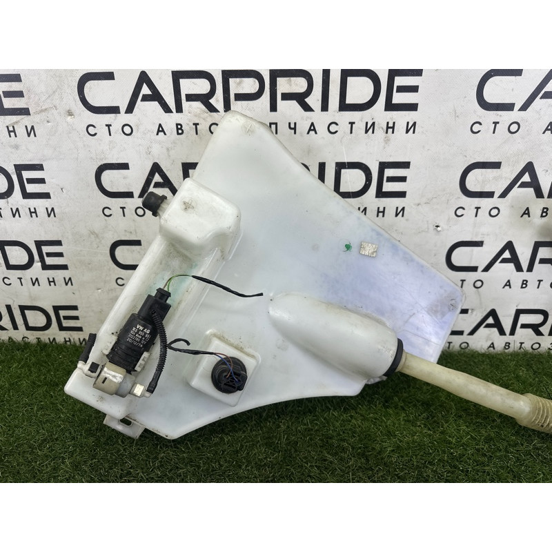 Бачок омывателя (кузов и элементы) Volkswagen Touareg NF 2011 3.6 7P0955453A