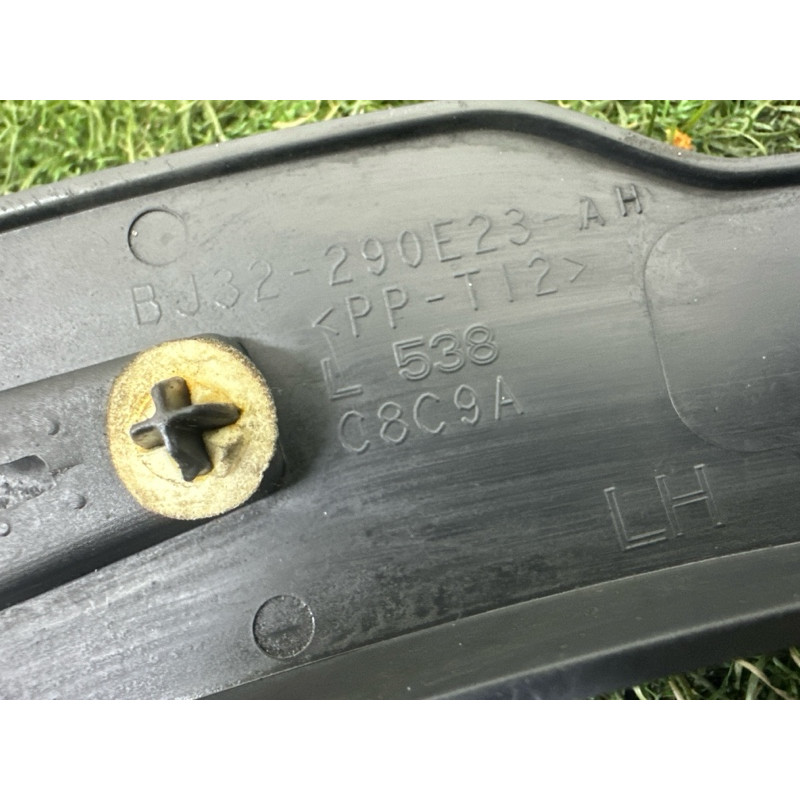 Накладка на крыло (кузов и элементы) LAND ROVER Range Rover Evoque L538 2016 2.0 LR066507