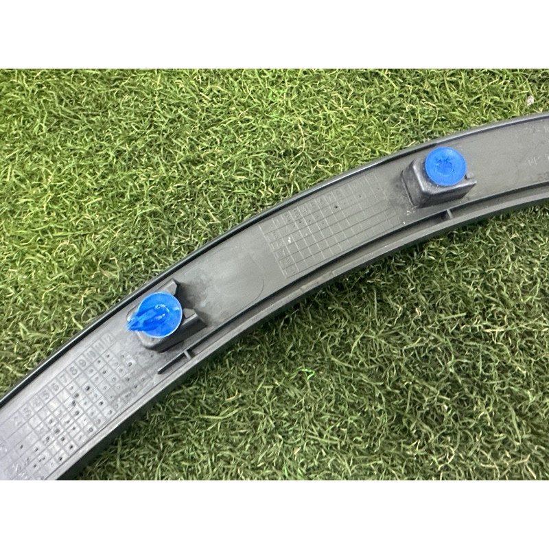 Накладка на крыло (кузов и элементы) LAND ROVER Range Rover Evoque L538 2016 2.0 LR036053