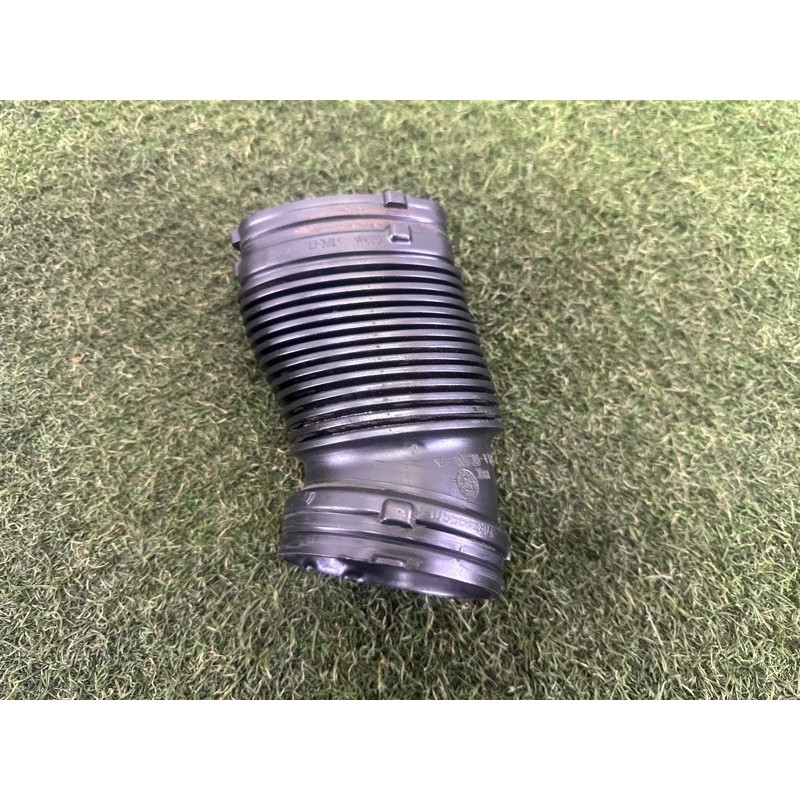 Патрубок повітряного фільтра (впускная система) LAND ROVER Range Rover L405 2016 5.0 LR036442