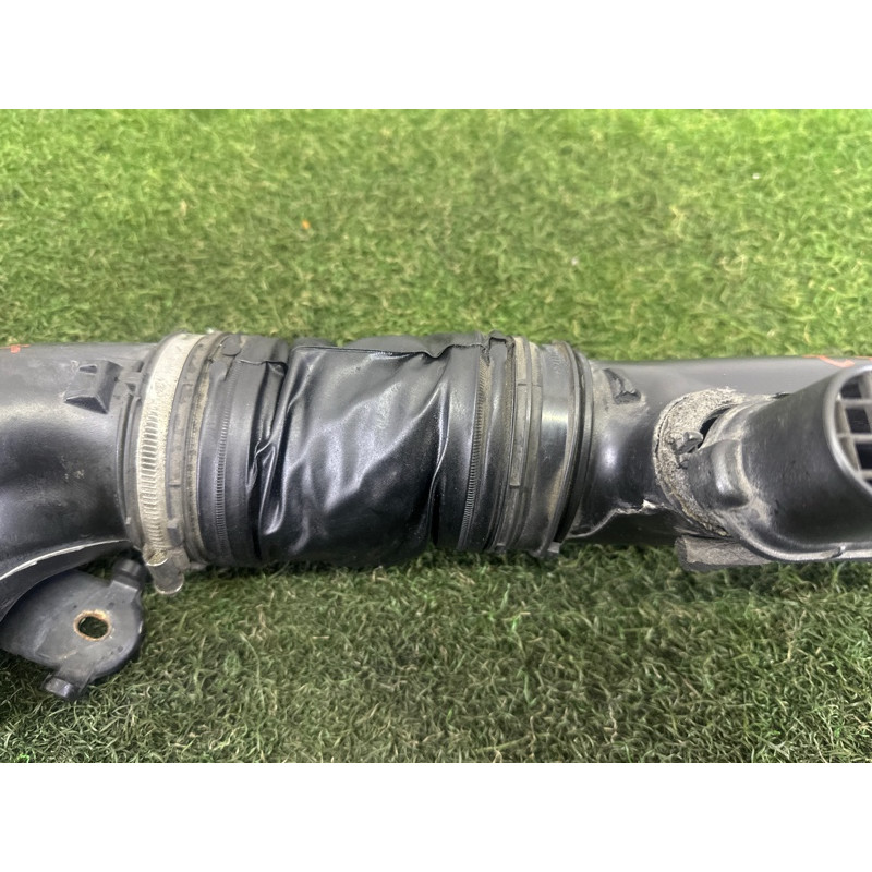 Патрубок воздушного фильтра (впускная система) LAND ROVER Range Rover L405 2016 5.0 LR049313