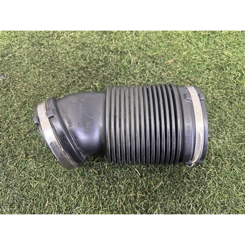 Патрубок воздушного фильтра (впускная система) LAND ROVER Range Rover L405 2016 5.0 LR036433