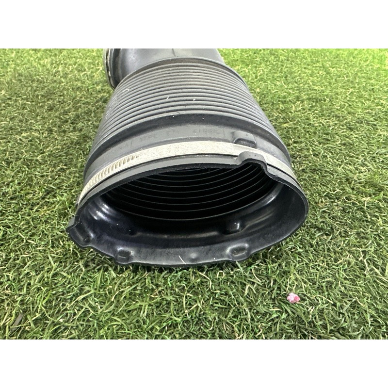 Патрубок воздушного фильтра (впускная система) LAND ROVER Range Rover L405 2016 5.0 LR036433