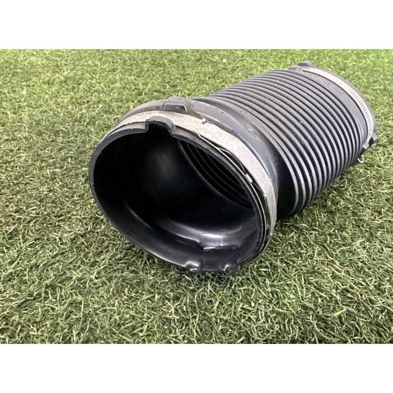 Патрубок воздушного фильтра (впускная система) LAND ROVER Range Rover L405 2016 5.0 LR036433