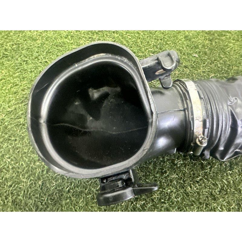 Патрубок повітряного фільтра (впускная система) LAND ROVER Range Rover L405 2016 5.0 LR049314