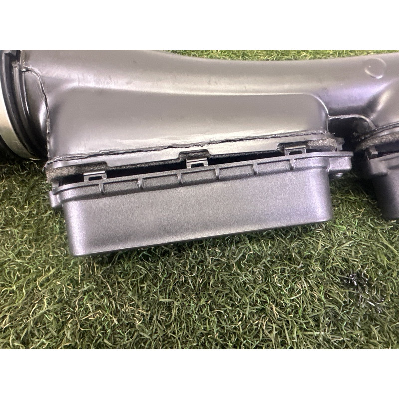 Патрубок повітряного фільтра (впускная система) LAND ROVER Range Rover L405 2016 5.0 LR049314