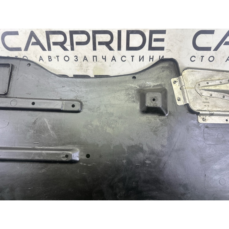 Защита днища (кузов и элементы) Volkswagen Touareg NF 2013 3.6 7P6825231C