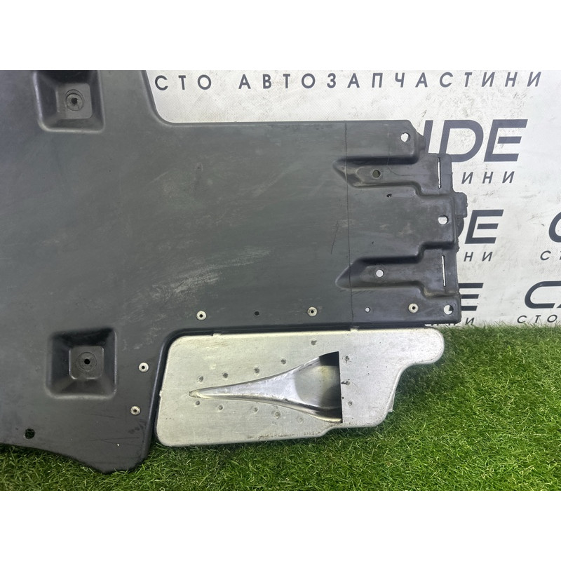 Защита днища (кузов и элементы) Volkswagen Touareg NF 2013 3.6 7P6825231C