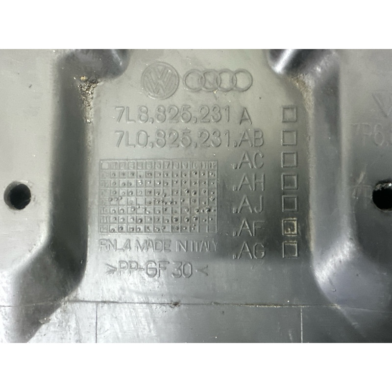 Защита днища (кузов и элементы) Volkswagen Touareg NF 2013 3.6 7P6825231C