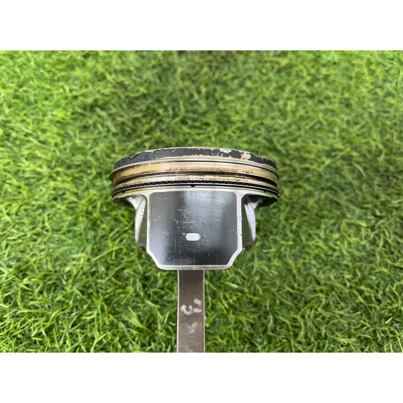 Поршень (двигатель и элементы) Ford Focus MK3 2.0 rfcm5e6205ab