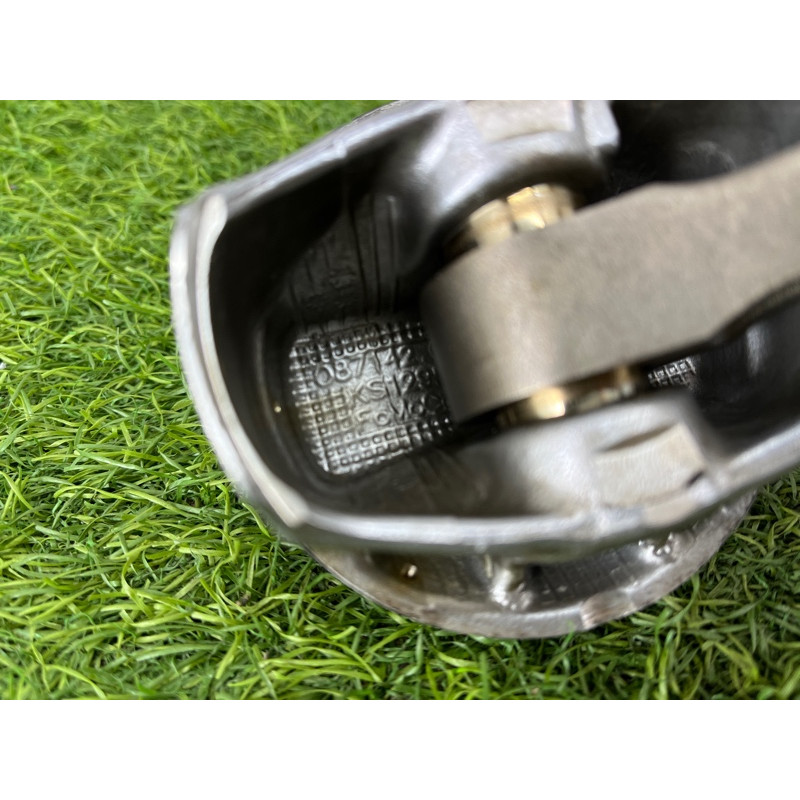 Поршень (двигатель и элементы) Ford Focus MK3 2.0 rfcm5e6205ab