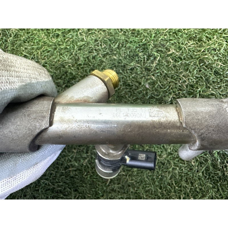 Топливная рампа (топливная система) AUDI Q7 4M 2017 3.0 TFSi 06E130090AJ