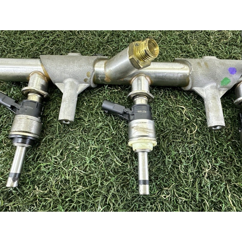 Топливная рампа (топливная система) AUDI Q7 4M 2017 3.0 TFSi 06E130089AF