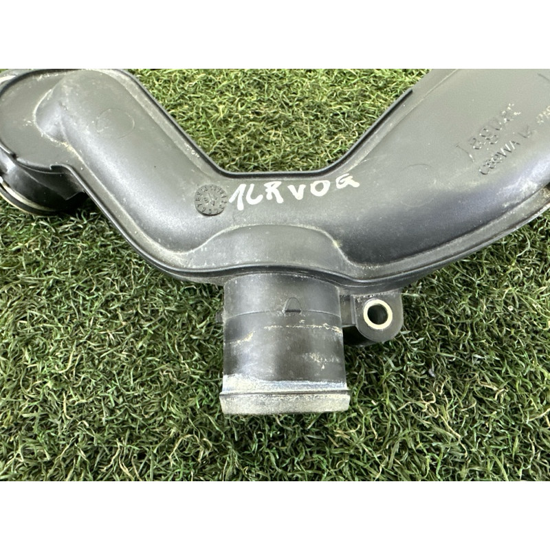 Трубка системы охлаждения (система охлаждения) LAND ROVER Range Rover L405 2016 5.0 LR186859